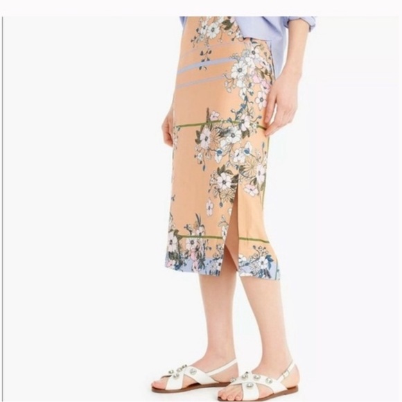 Beautiful J- Crew satin floral skirt. Size 14. - Picture 1 of 4